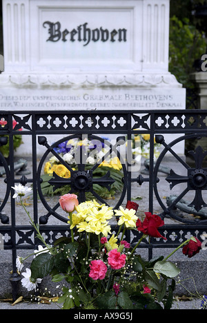 La tombe de Ludwig van Beethoven au cimetière central de Vienne, Autriche Banque D'Images