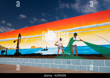 Peinture murale représentant scène de pêche peint sur mur dans le village de Lanzarote dans les îles Canaries. Banque D'Images