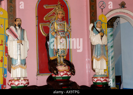 L'intérieur de statues dans le grand temple de Cao Dai Ninh, Vietnam Tah Banque D'Images