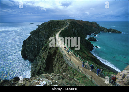 La Coupéé, étroite bande de terre reliant peu Sark et Sark, Sark, Channel Islands, Grande-Bretagne Banque D'Images