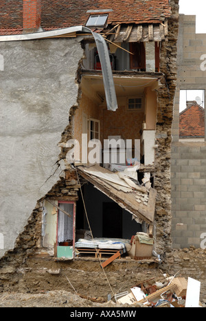 Maison effondrée à Nolay en Bourgogne France Banque D'Images