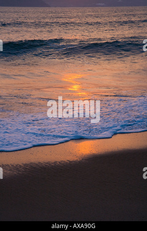 Au lever du soleil plage Nha Trang Viêt Nam Banque D'Images