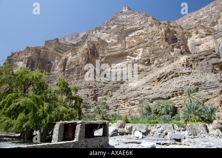 Stalles du Wadi Nakhr tisserands de tapis dans le Djebel Akhdar Nakhr montagnes du Sultanat d'Oman. Banque D'Images