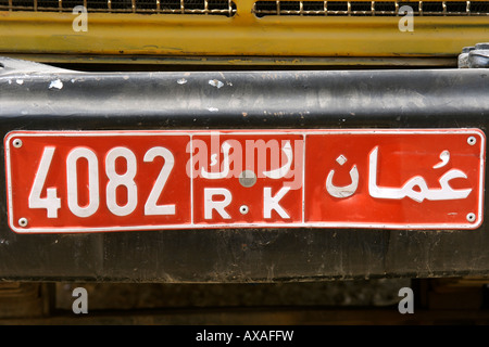 Plaque de numéro sur un bus en Oman. Banque D'Images