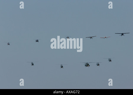 British Army Air Corps vol historique en formation RIAT 2005 RAF Fairford Gloucestershire England UK Banque D'Images