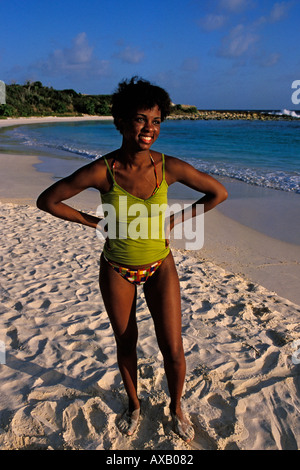 Antigua, plage en demi lune Banque D'Images