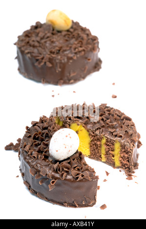 Deux petits pains au chocolat rempli de crème Banque D'Images