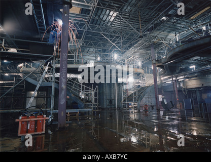 Soudure sur le Queen Mary 2, chantier à Saint-Nazaire, France, Buch S. 19 Banque D'Images