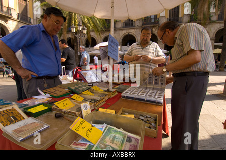 Week-end collectors fair sur Plaça Reial Barcelone Catalogne Espagne Barri Gotic Banque D'Images