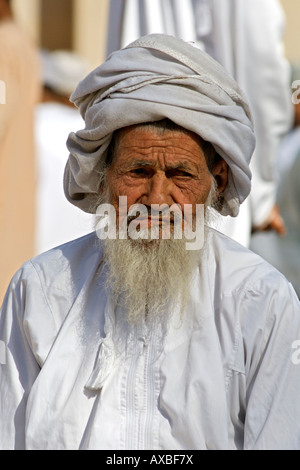 Homme omanais dans la ville de Nizwa en Oman. Banque D'Images