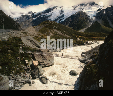 L'île du Sud Nouvelle-Zélande Hooker River Passerelle Mt Sefton parc Aoraki Mt Cook National Park Banque D'Images