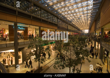 Berlin Potsdamer Platz shopping centre Akaden Banque D'Images