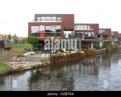 Les maisons au bord de l'eau à Almere Buiten Pays-Bas Banque D'Images