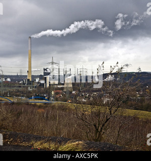 Vue depuis le Schurenbach tas sur le paysage industriel de prospérer, l'Allemagne, en Rhénanie du Nord-Westphalie, Bottrop Banque D'Images