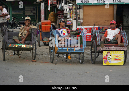 Location de chauffeurs de taxi Demak Indonésie Java Banque D'Images