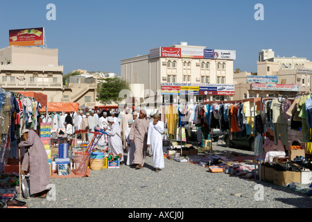 Le souk en plein air dans la ville de Nizwa, dans le Sultanat d'Oman. Banque D'Images