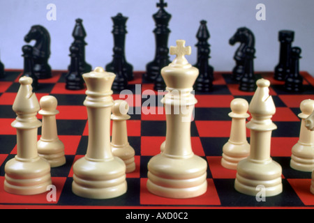Pièces des échecs sur l'Échiquier Banque D'Images