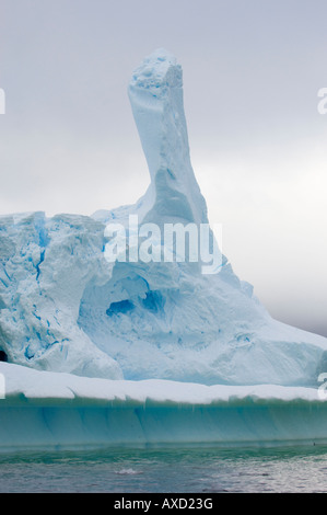 L'antarctique Péninsule Antarctique Lemaire Channel icebergs près de Pleneau Island Banque D'Images