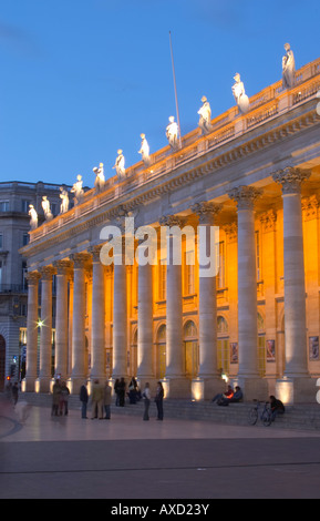 Le Grand Théâtre Le théâtre et l'opéra sur la Place De La comédie. Ville de Bordeaux, Aquitaine, Gironde, France Banque D'Images
