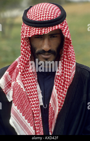 Portrait de la Jordanie un Bédouin portant le chapeau traditionnel Keffieh Banque D'Images