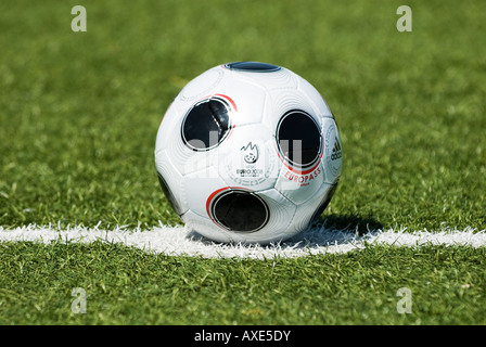 Copie de l'EUROPASS, le matchball officiel du tournoi de football 2008 Banque D'Images