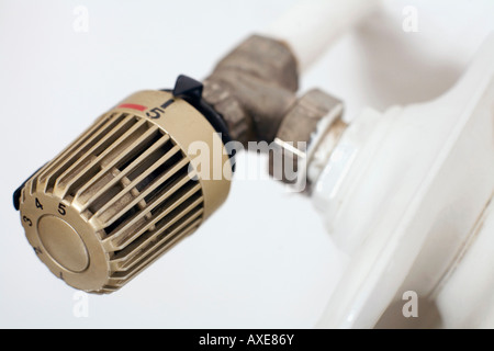 Thermostat sur chauffage, close-up Banque D'Images