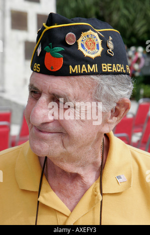 Miami Beach Florida,Washington Avenue,Veterans Day,cérémonie,senior aînés citoyens pensionnés retraités retraités personnes âgées, adultes homme Banque D'Images