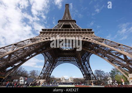 Paris, Tour Eiffel, Eiffelturm, Südostseite, Aufblick Banque D'Images