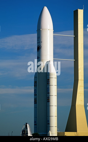 ARIANE 5 SATELLITE LAUNCHER FUSÉE CITÉ DE L'ESPACE CENTRE TOULOUSE MIDI-PYRÉNÉES FRANCE EUROPE Banque D'Images