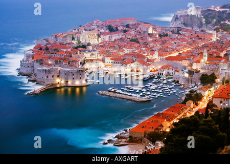 Vieille ville de Dubrovnik, Croatie au crépuscule Banque D'Images