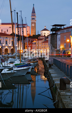 Ville de Piran, Slovénie au crépuscule Banque D'Images
