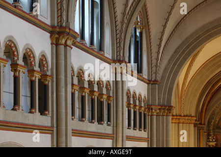 Bonn, Münster, Blick von der Orgelempore Wandaufbau auf den nördlichen Banque D'Images