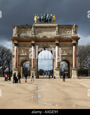 Paris, Louvre, Arc de triomphe du Carrousel du Louvre, vor dem Blick nach Westen Banque D'Images