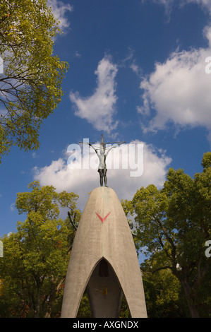 Children's Peace Monument, Hiroshima Peace Memorial Park, Hiroshima, Japon Banque D'Images