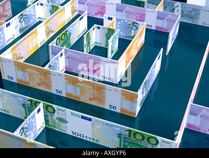 Labyrinthe Labyrinthe avec euros aus Euroscheinen Banque D'Images