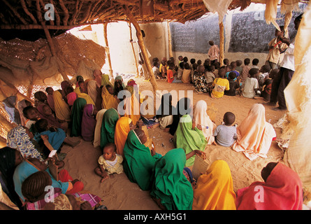 Les enfants dans une école coranique à Agadez, Niger. Banque D'Images