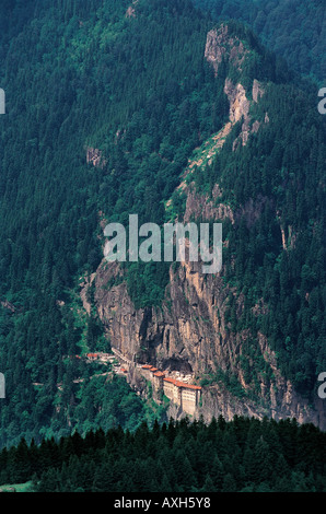 Vue exceptionnelle du monastère de Sumela sur des montagnes de cliif Karadag Zigana Turquie Trabzon Banque D'Images