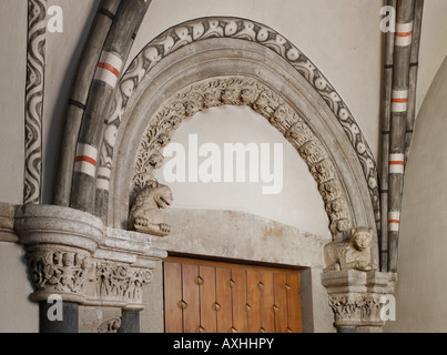 Köln, St. Andreas, Löwenportal in der Sakristei Banque D'Images