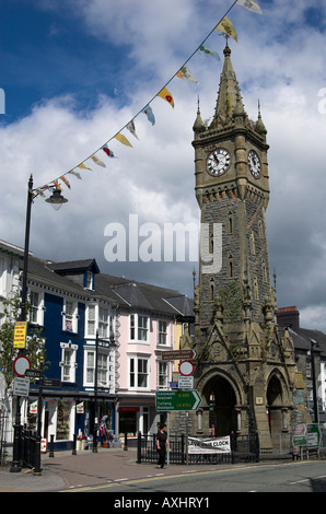 Tour de l'horloge et square À Machynlleth, Powys, Wales Banque D'Images