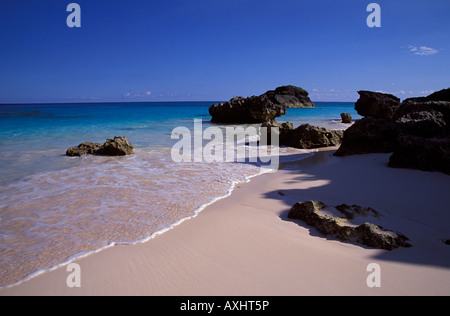 Scène de plage vide au petit matin , Jobsons Cove , Bermudes Banque D'Images