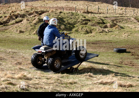 Équitation, quad et instruction en Ecosse Dunkeld 12 03 2008 Banque D'Images