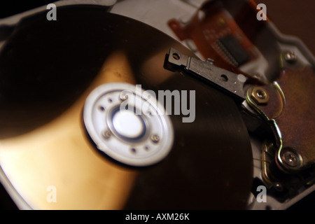 Les internes disque dur tête plateau moteur magnétique Banque D'Images