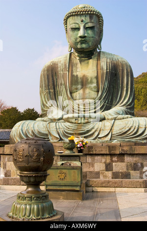 Statue du Bouddha géant Daibutsu de l'Urne à Kamakura au Japon Banque D'Images