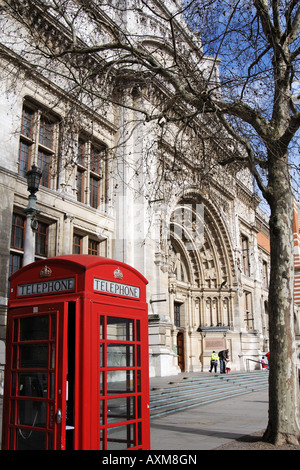 Entrée principale du Musée Victoria et Albert de Cromwell Road South Kensington London UK Banque D'Images