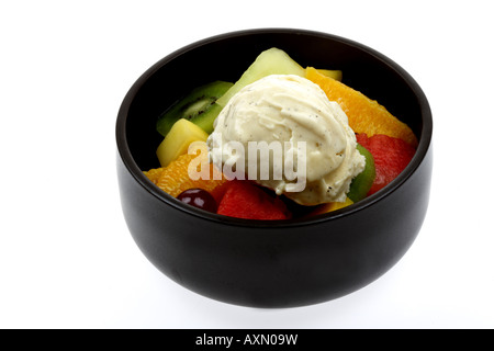 Salade de fruits et la crème glacée Banque D'Images