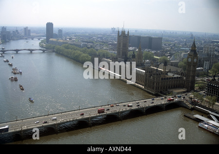 Voir à partir d'une gélule en haut de la BA London Eye London UK Banque D'Images