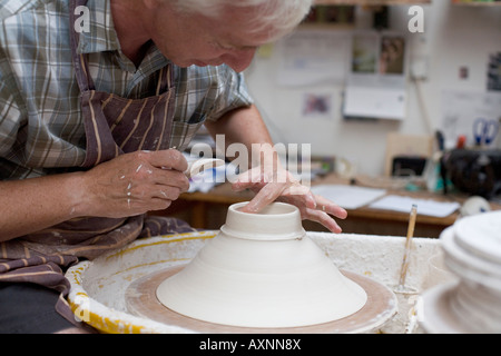 Artistes au travail à l'ancienne Leigh Ateliers, Leigh on Sea, Essex, Royaume-Uni Juillet 2007 Banque D'Images