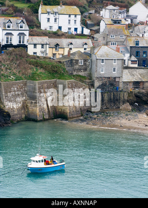 Vue de Port de Issac hill, Cornwall, Angleterre Banque D'Images