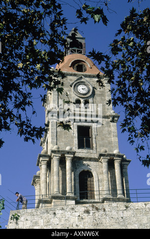 Ville de l'île du Dodécanèse tour de l'horloge du 19e siècle Banque D'Images