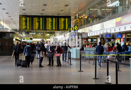 L'aéroport de Dublin Départ Aire d'enregistrement d'un bureau Banque D'Images